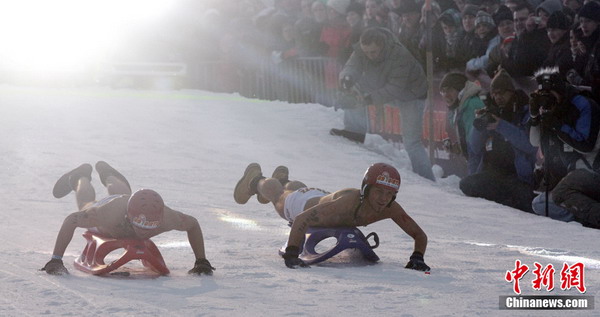 德國裸體滑雪賽驚艷上演