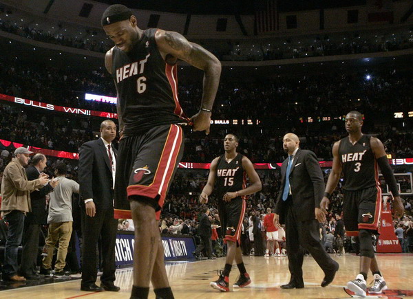 公牛主場經過激戰以93：89力擒熱火