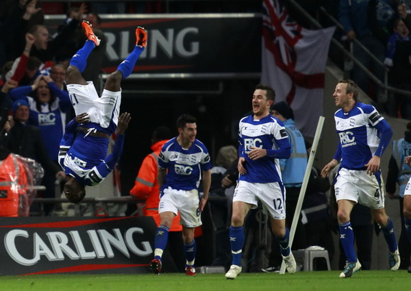 伯明翰2:1絕殺阿森納奪冠 范佩西進球