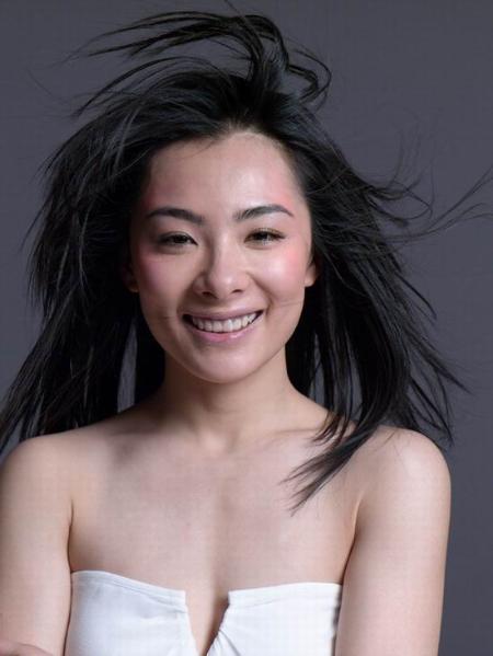 劉璇訂婚牽手好男兒