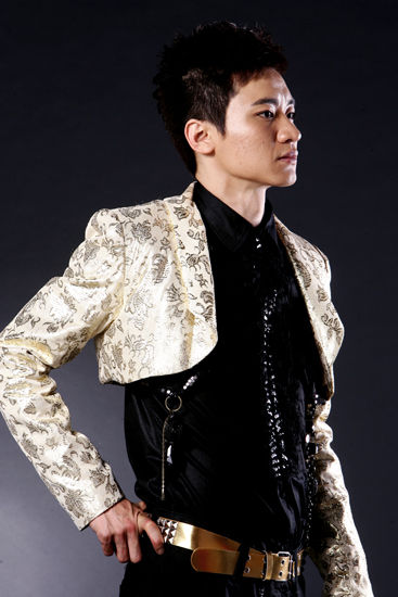 劉璇訂婚牽手好男兒