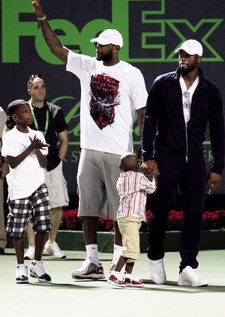 熱火兩巨頭現身網球場助陣納達爾