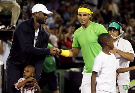 熱火兩巨頭現(xiàn)身網(wǎng)球場(chǎng)助陣納達(dá)爾