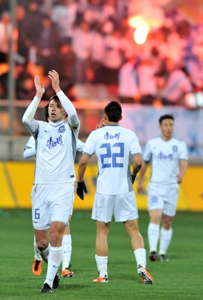 中超揭幕：山東3度領先被成都追平 上海補時失球平青島