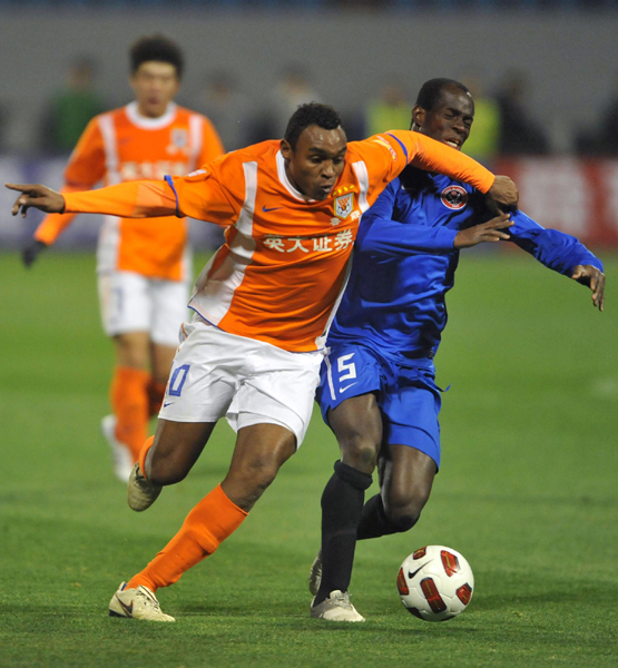 中超揭幕：山東3度領(lǐng)先被成都追平 上海補(bǔ)時(shí)失球平青島