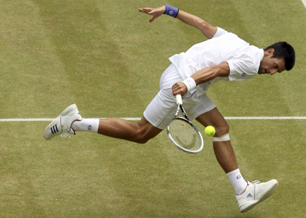 小德終結費納8年壟斷 溫網首度折桂慶祝登頂世界第一