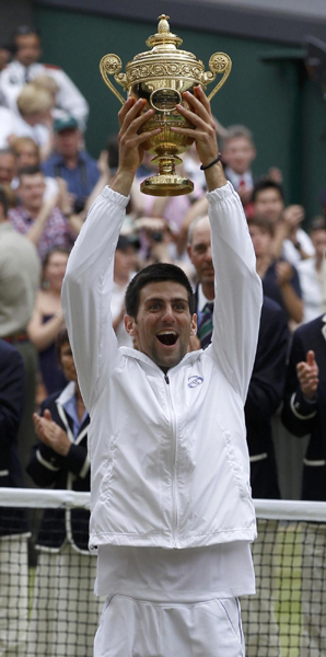 小德終結(jié)費(fèi)納8年壟斷 溫網(wǎng)首度折桂慶祝登頂世界第一