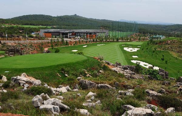 黑戶逾97% 天下高球一般黑？