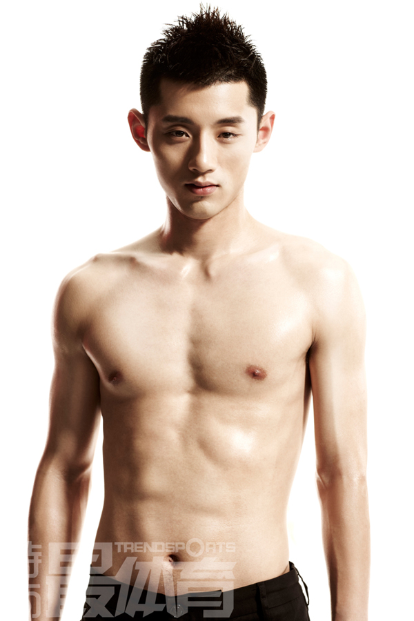 張繼科變身型男拍攝寫真