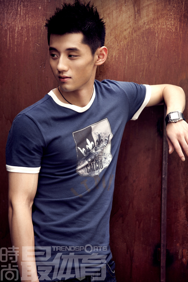 張繼科變身型男拍攝寫真