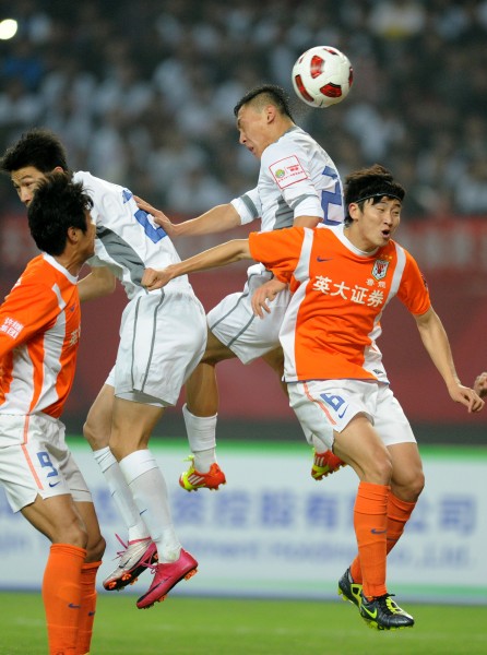 足協(xié)杯：天津泰達2:1戰(zhàn)勝山東魯能首次捧杯