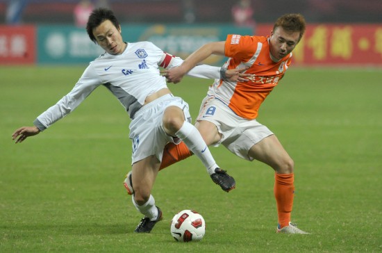 足協杯：天津泰達2:1戰勝山東魯能首次捧杯