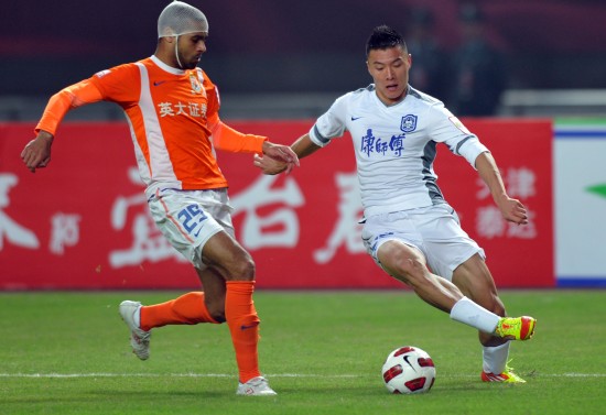 足協杯：天津泰達2:1戰勝山東魯能首次捧杯