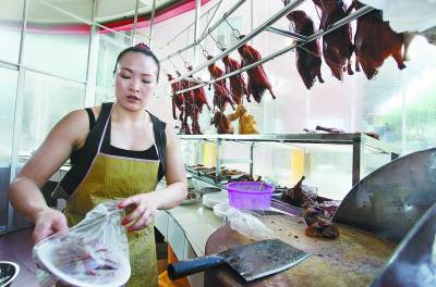 舉重夫妻舉起的不只是生活重?fù)?dān)