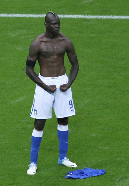 歐洲杯：巴洛特利梅開二度 意大利2:1淘汰德國殺進決賽