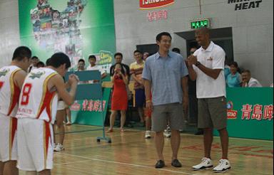 巴蒂爾PK“歪脖子機槍”青島啤酒CBA33現場收徒