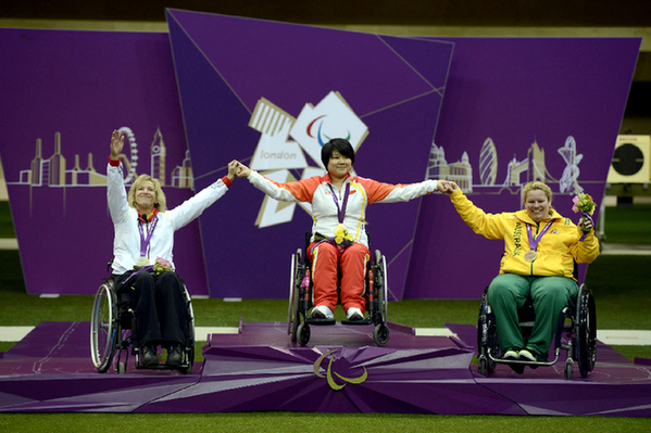 神槍手張翠平破世界紀(jì)錄為中國(guó)代表團(tuán)贏殘奧會(huì)首金