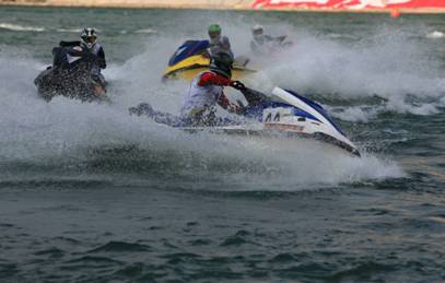 賽事捷報頻傳 中國摩托艇聯(lián)賽彭水大獎賽精彩不斷