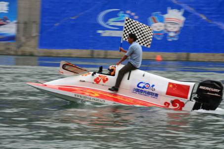 賽事捷報(bào)頻傳 中國(guó)摩托艇聯(lián)賽彭水大獎(jiǎng)賽精彩不斷