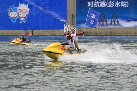 賽事捷報(bào)頻傳 中國(guó)摩托艇聯(lián)賽彭水大獎(jiǎng)賽精彩不斷