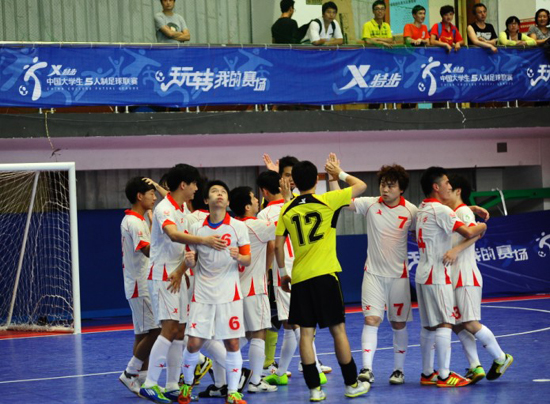 特步大五聯(lián)賽南大區(qū)賽落幕 湖大3:2折桂