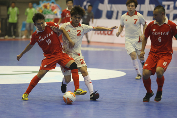 特步大五總決賽冠軍爭霸 足球啦啦隊創舞精彩