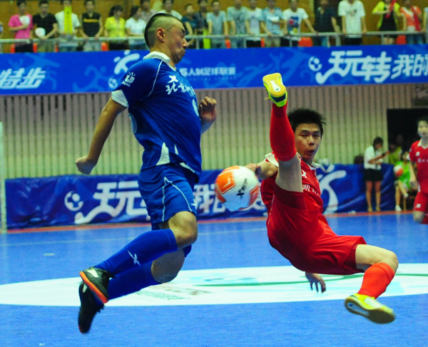 特步大五總決賽完美落幕 校園足球攜足球啦啦隊(duì)玩轉(zhuǎn)賽場