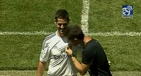 皇馬第三簽披小貝號碼亮相伯納烏 兄弟親隊徽(圖)