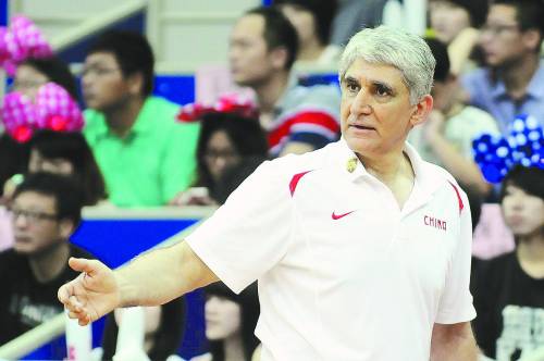 揚納基斯不愿與卡馬喬混為一談