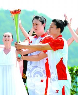 全運圣火今天點燃 奧運冠軍劉亞男王嬌采集火種