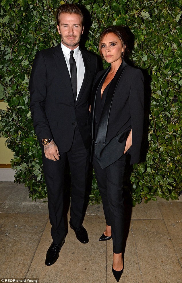 小貝辣妹出席時尚派對 萬人迷展示新紋身