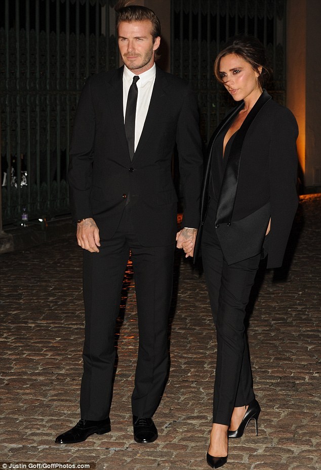 小貝辣妹出席時尚派對 萬人迷展示新紋身