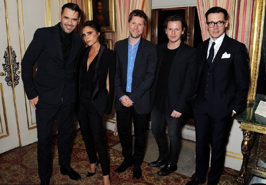 小貝辣妹出席時尚派對 萬人迷展示新紋身