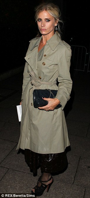 小貝辣妹出席時尚派對 萬人迷展示新紋身