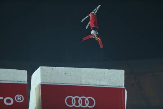 奧迪自由滑雪空中技巧世界杯鳥巢開戰 張鑫奪冠