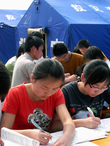 Students resume classes in quake-hit Ningqiang