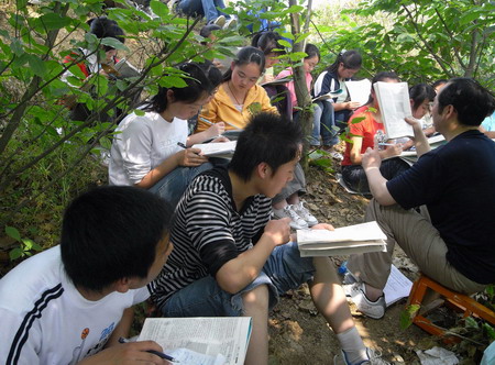 Students resume classes in quake-hit Ningqiang
