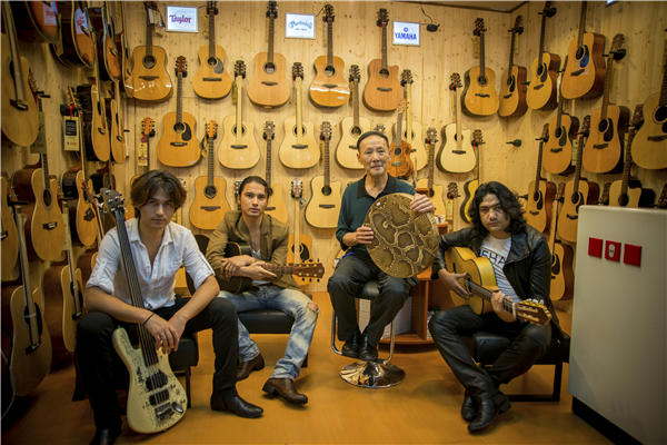 Fighting stereotypes with a camera