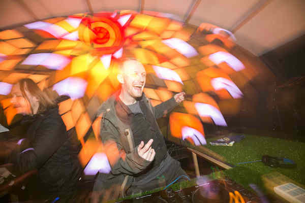 Night belongs to the young-and so does the sound