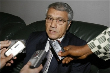 Oil prices drop in Asian trading