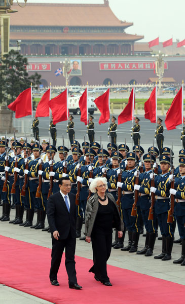 Premier Li Keqiang welcomes his Icelandic counterpart Johanna Sigurdardottir outside the Great Hall of the People in Beijing on Monday, when China and Iceland signed a free trade agreement. Wu Zhiyi / China Daily Free trade agreement opens door