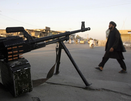 Afghans vote for president under violence threat