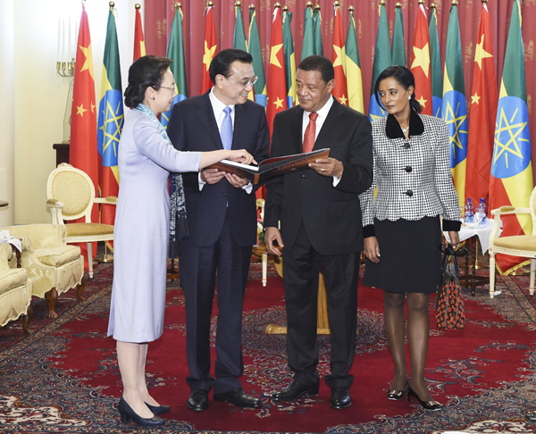 Premier Li vows industrial transfers