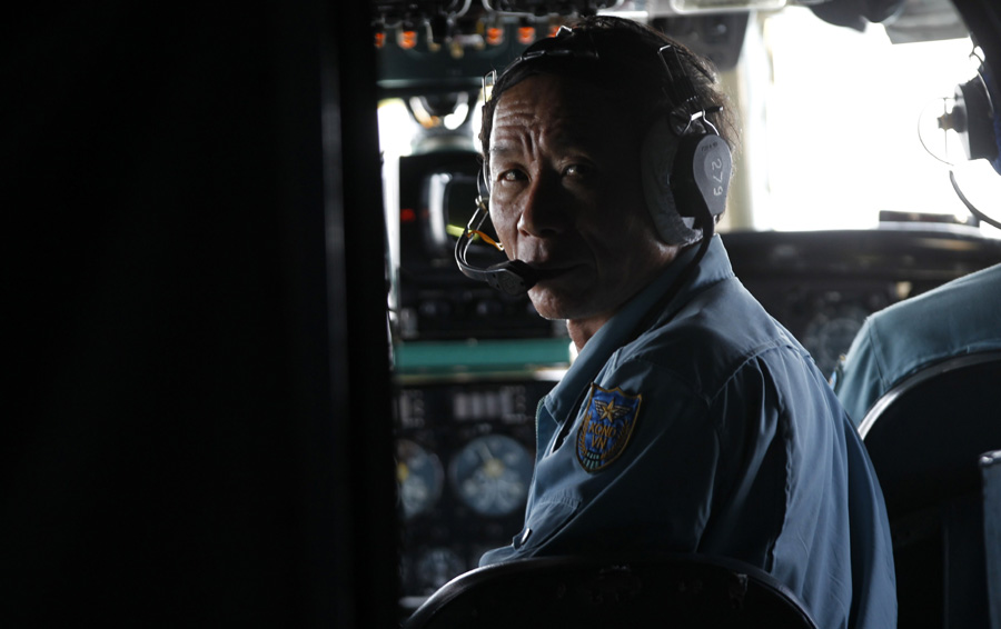 Vietnamese airforce search trace of missing MH370