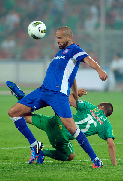 Brazilian soccer player adjusts to life in China