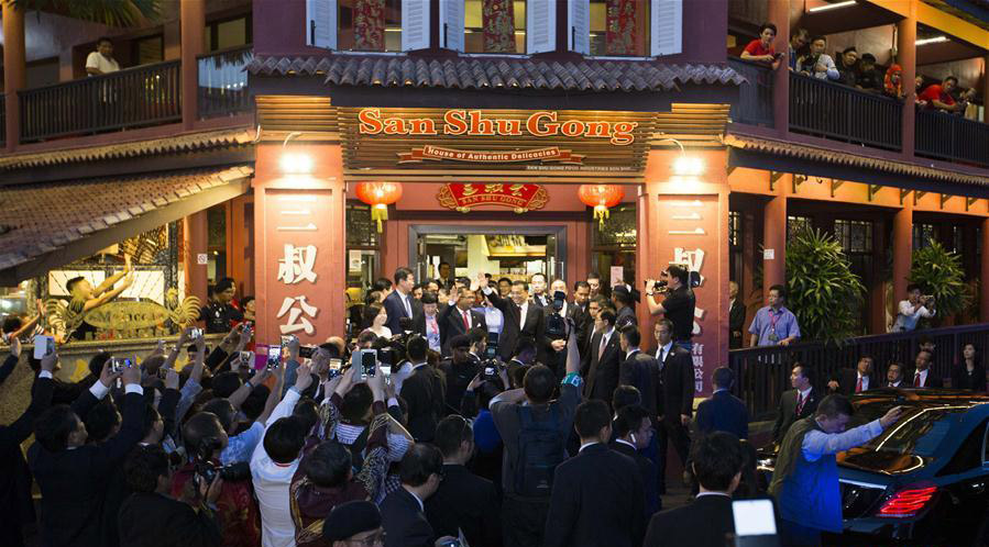 Premier Li meets old friends at specialty shop in Malacca