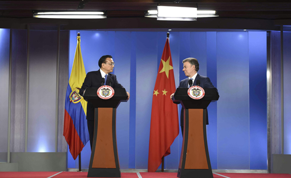 Premier Li and Colombian president meet the press