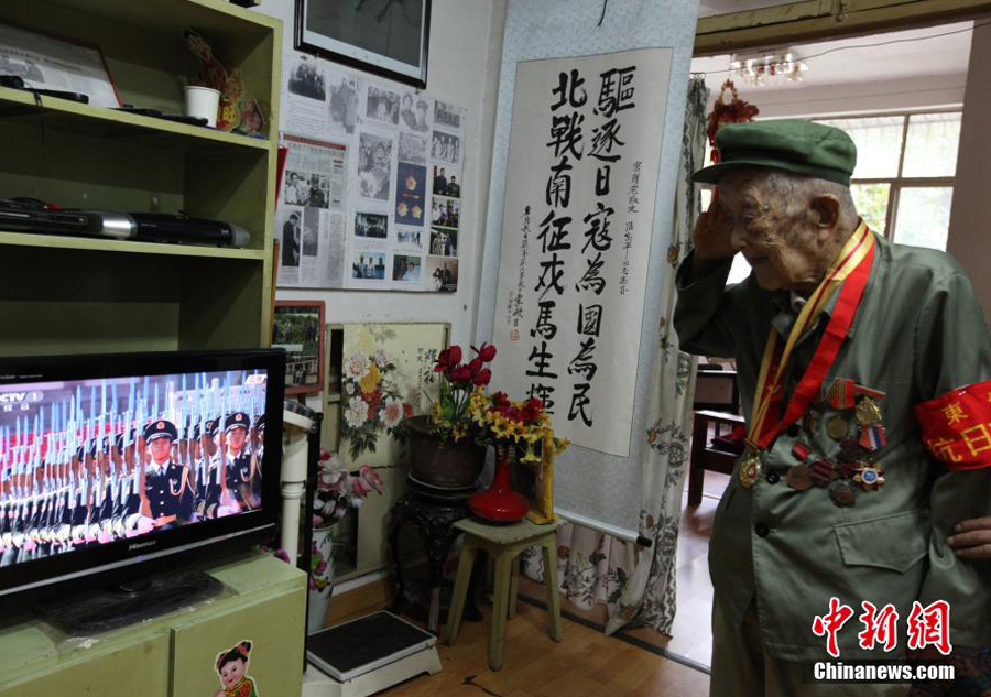 Hero veterans honor comrades 70 years on