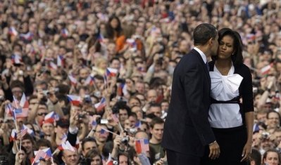 Obama lays out vision for nuke-free world