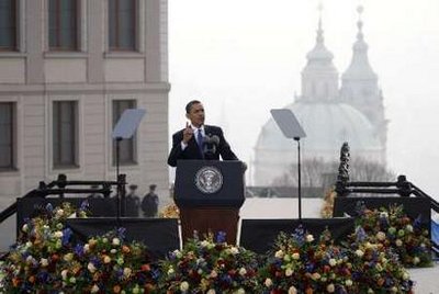 Obama lays out vision for nuke-free world